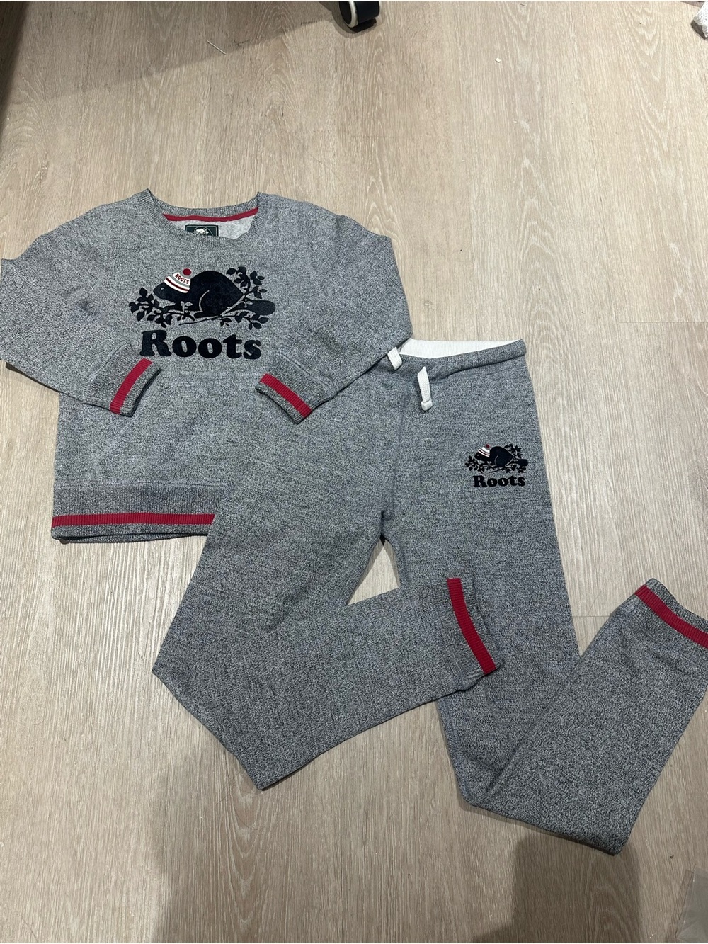 Roots Kids Grey Heather Sweatshirt & Jogger Set with Red Trim